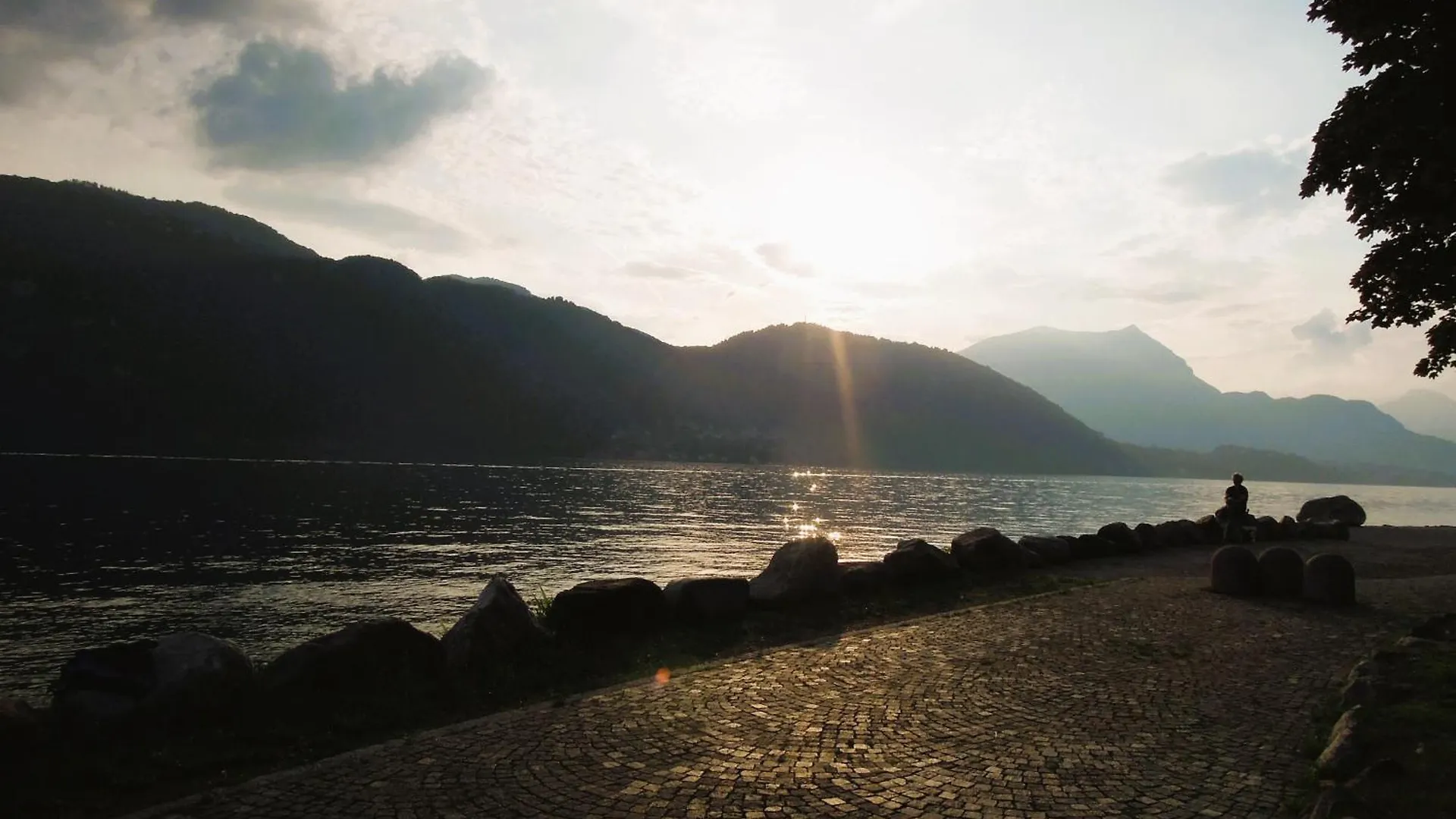 A Dream On The Lake Via Roma Lierna